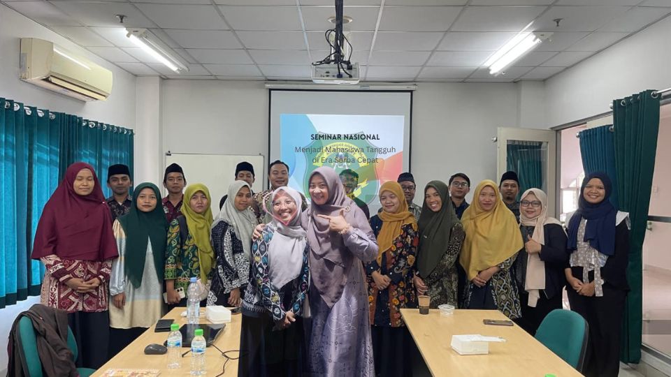 STAIMUN Undang Dr. Siti Mahmudah Noorhayati, M.Fil.I., M.Pd. Menjadi Nara Sumber di Seminar Nasional.